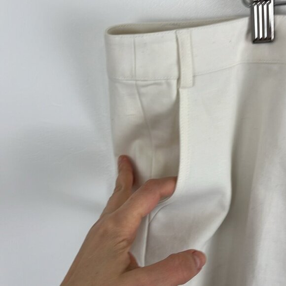 St. John Cream-Colour Long-Length Shorts - Picture 4 of 9